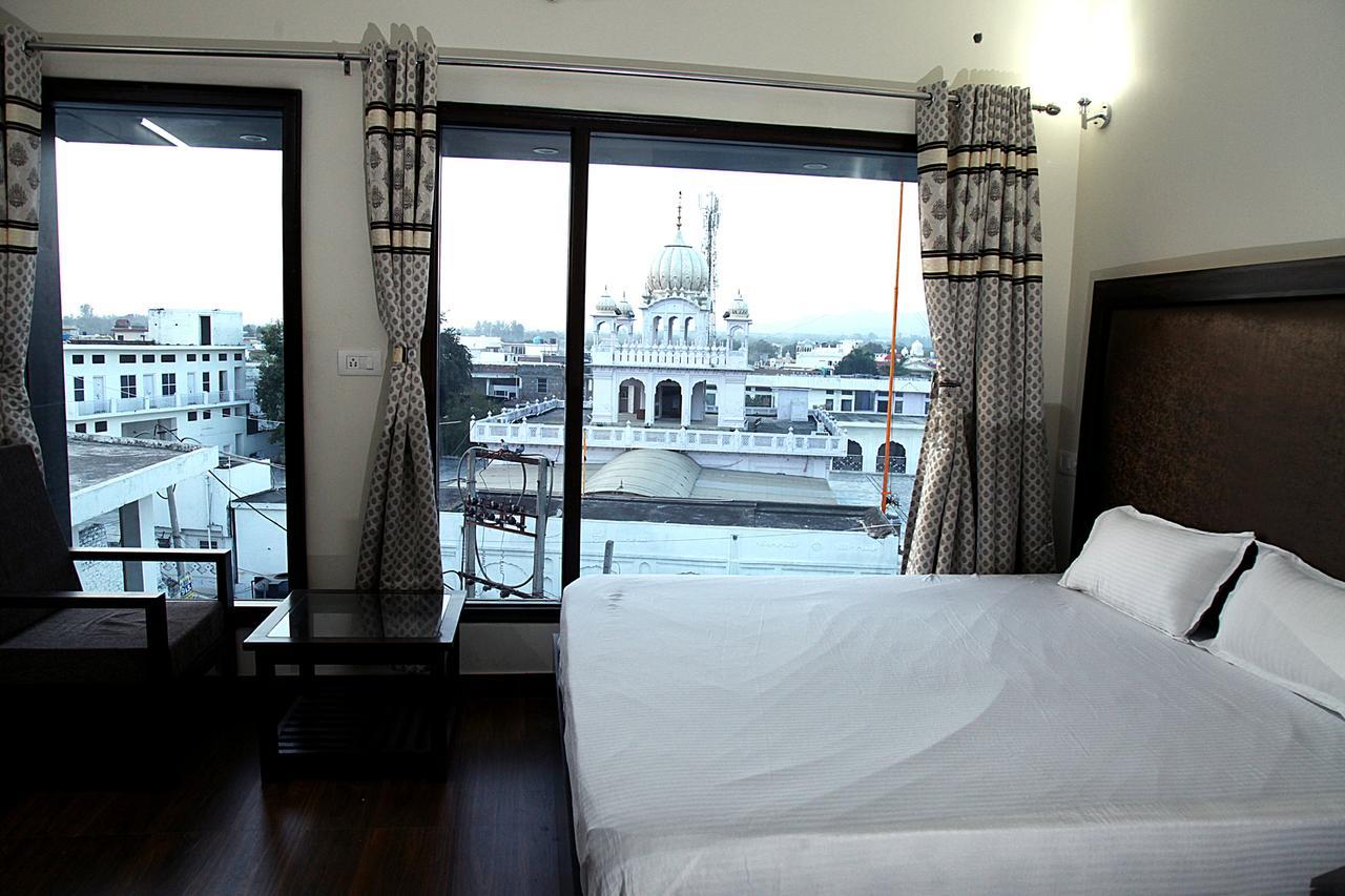 Hotel Temple View Inn Anandpur Sahib Bagian luar foto