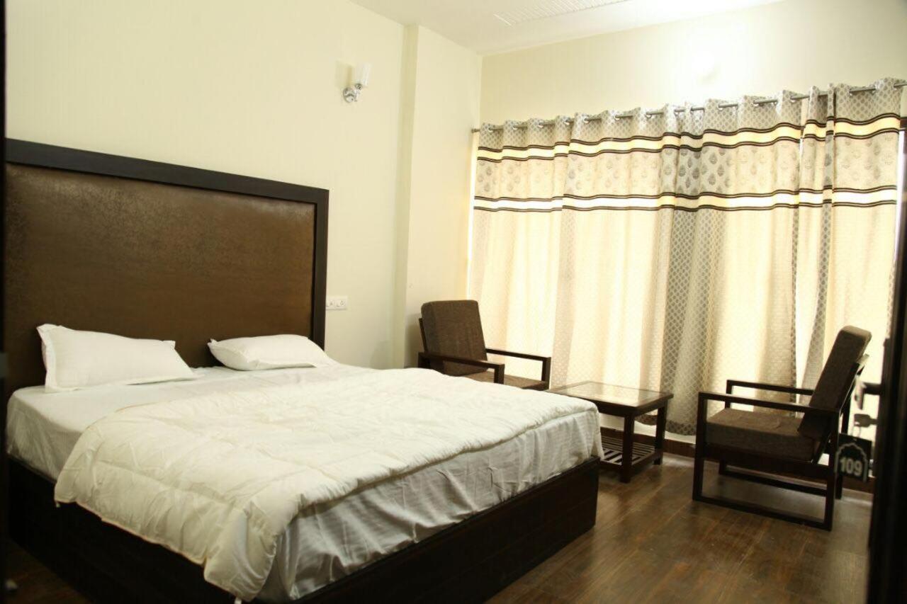 Hotel Temple View Inn Anandpur Sahib Bagian luar foto